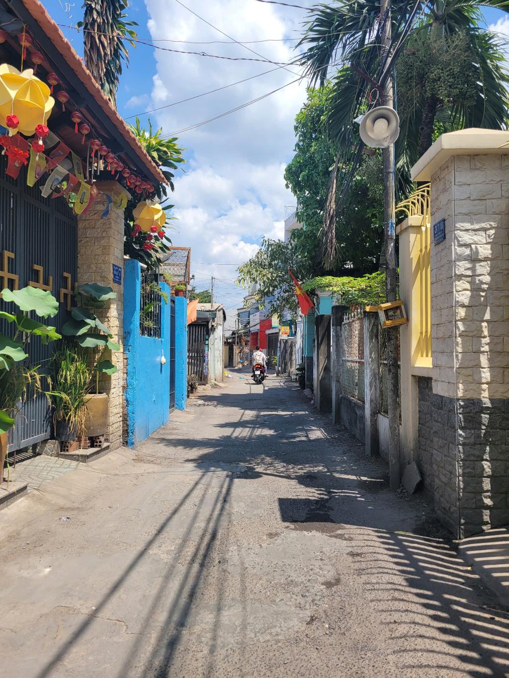 HẺM XE HƠI NGAY TRUNG TÂM LÊ VĂN VIỆT. LÃ XUÂN OAI. CHỢ TNPA GIÁ